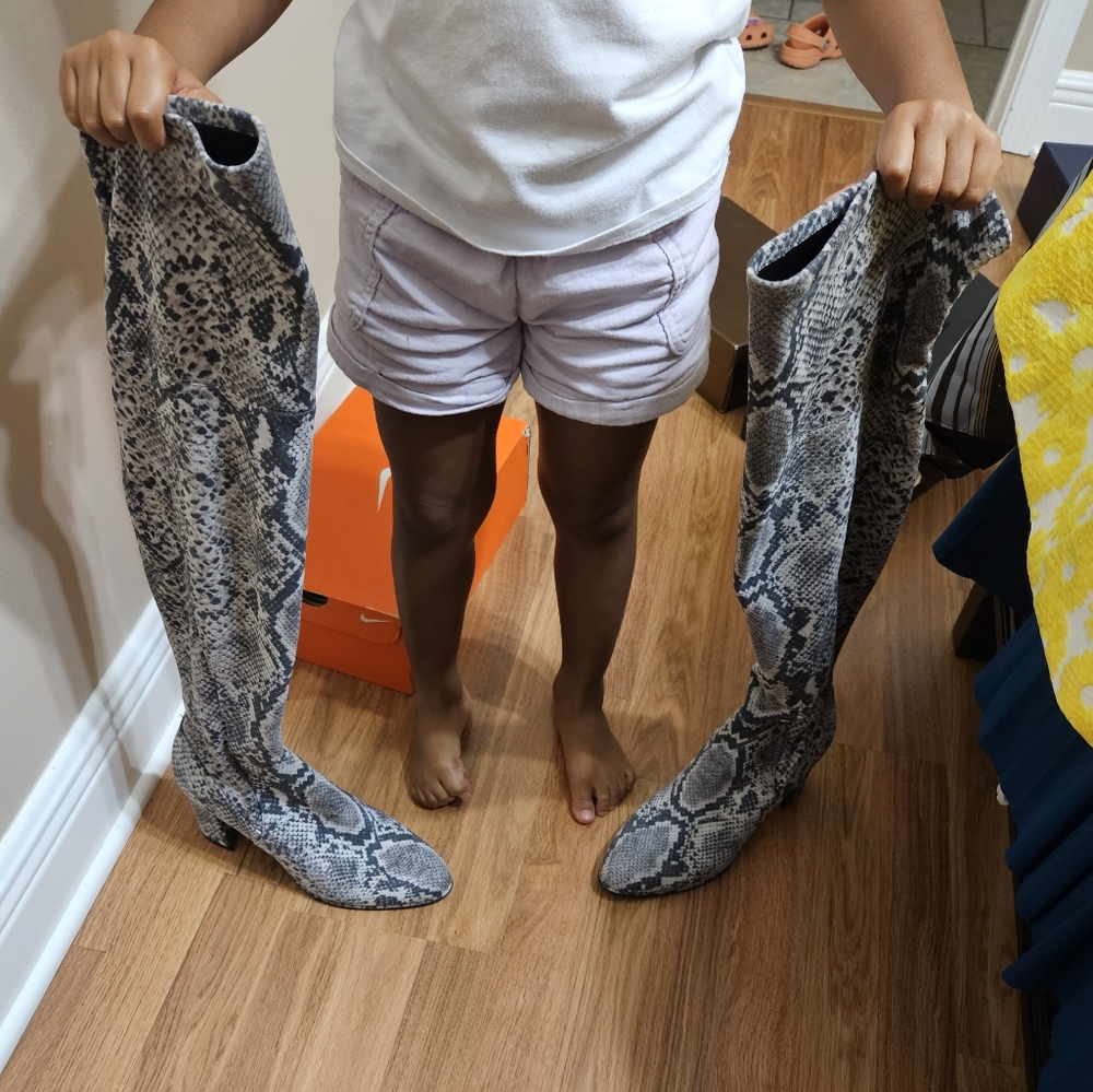 Women knee high boots